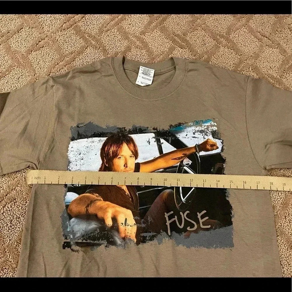 Keith Urban  Fuse Tour Concert T-Shirt - Picture 5 of 6